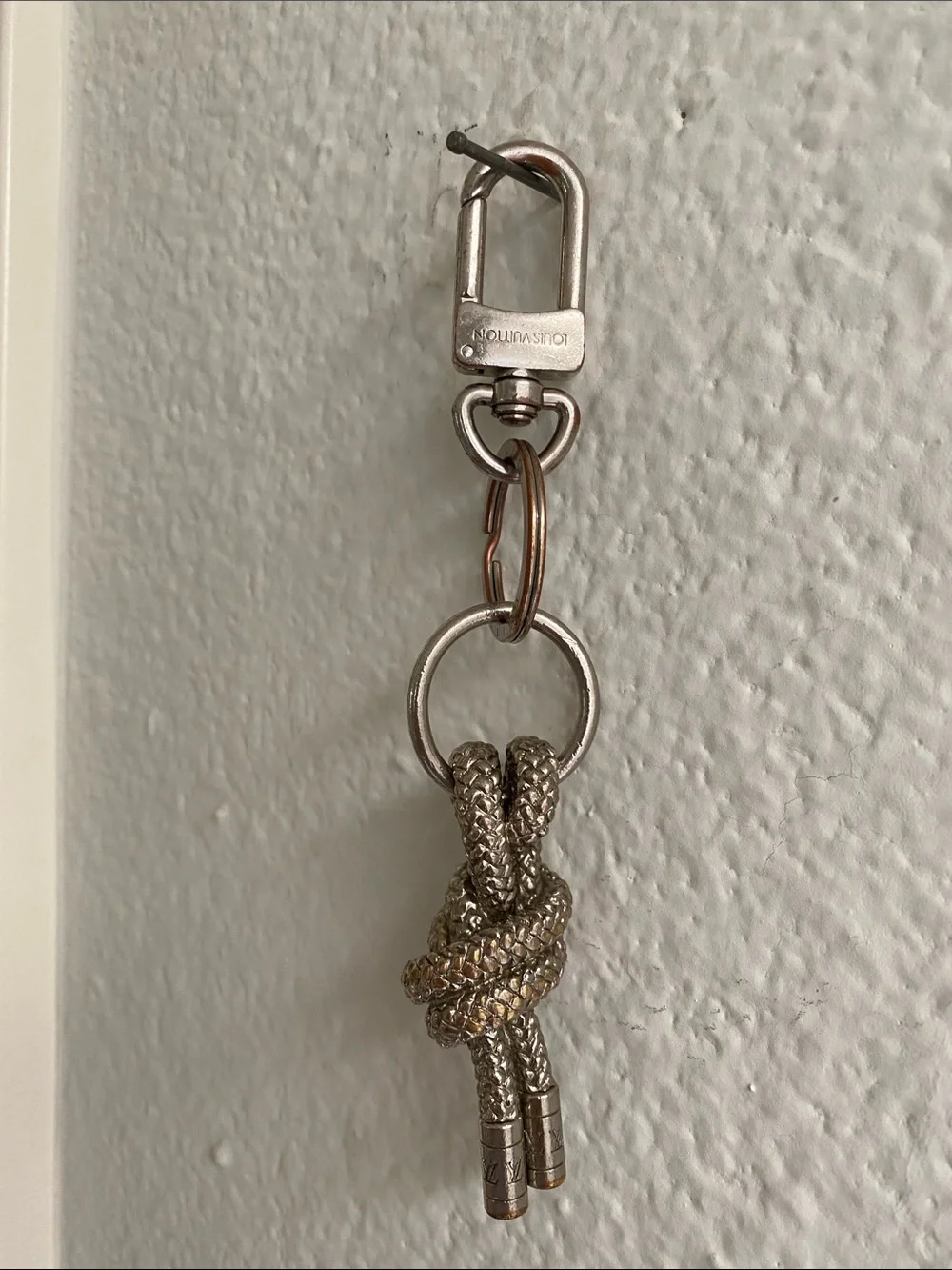 💯 authentic Louis Vuitton Silver Braided Rope Knot Key Chain Holder